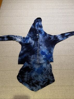 Women's Navy Tie-Dye Zip Hoodie in Navy Blue